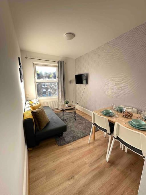 2 Bed Apt Sofa Bed Up To 6 Londýn Exteriér fotografie